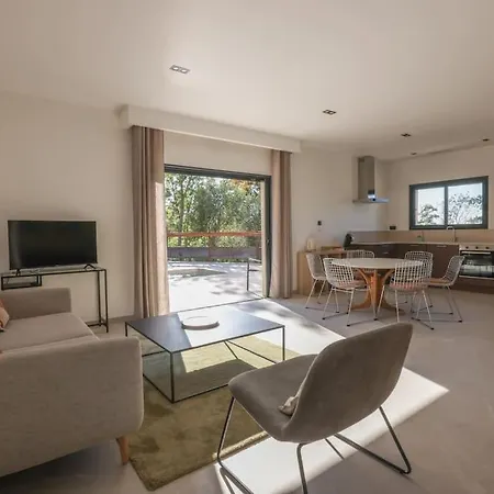 St Francois Heated Swimming Pool ,air Conditioning ,free Parking Carcasona