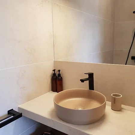 St Francois Heated Swimming Pool ,air Conditioning ,free Parking Carcasona