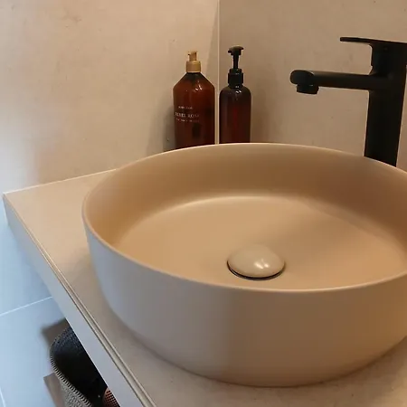 St Francois Heated Swimming Pool ,air Conditioning ,free Parking Сasa de vacaciones Carcasona