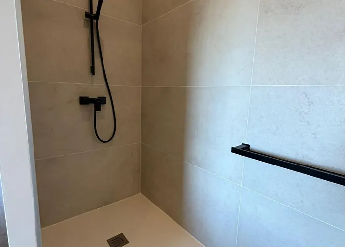 St Francois Heated Swimming Pool ,air Conditioning ,free Parking Сasa de vacaciones *